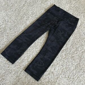Lululemon crop leggings size 6